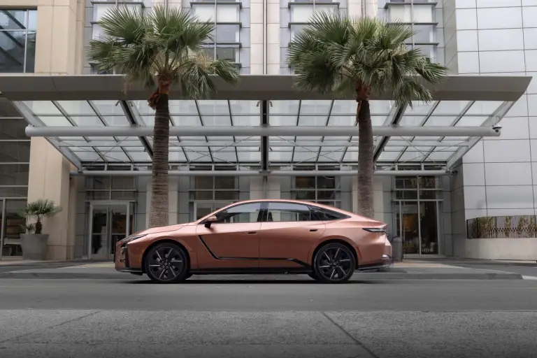 Nuova Lexus ES - 7