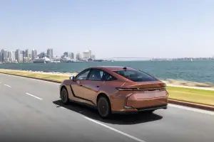 Nuova Lexus ES