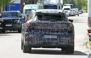 BMW iX5 M - Foto spia 04-06-2026