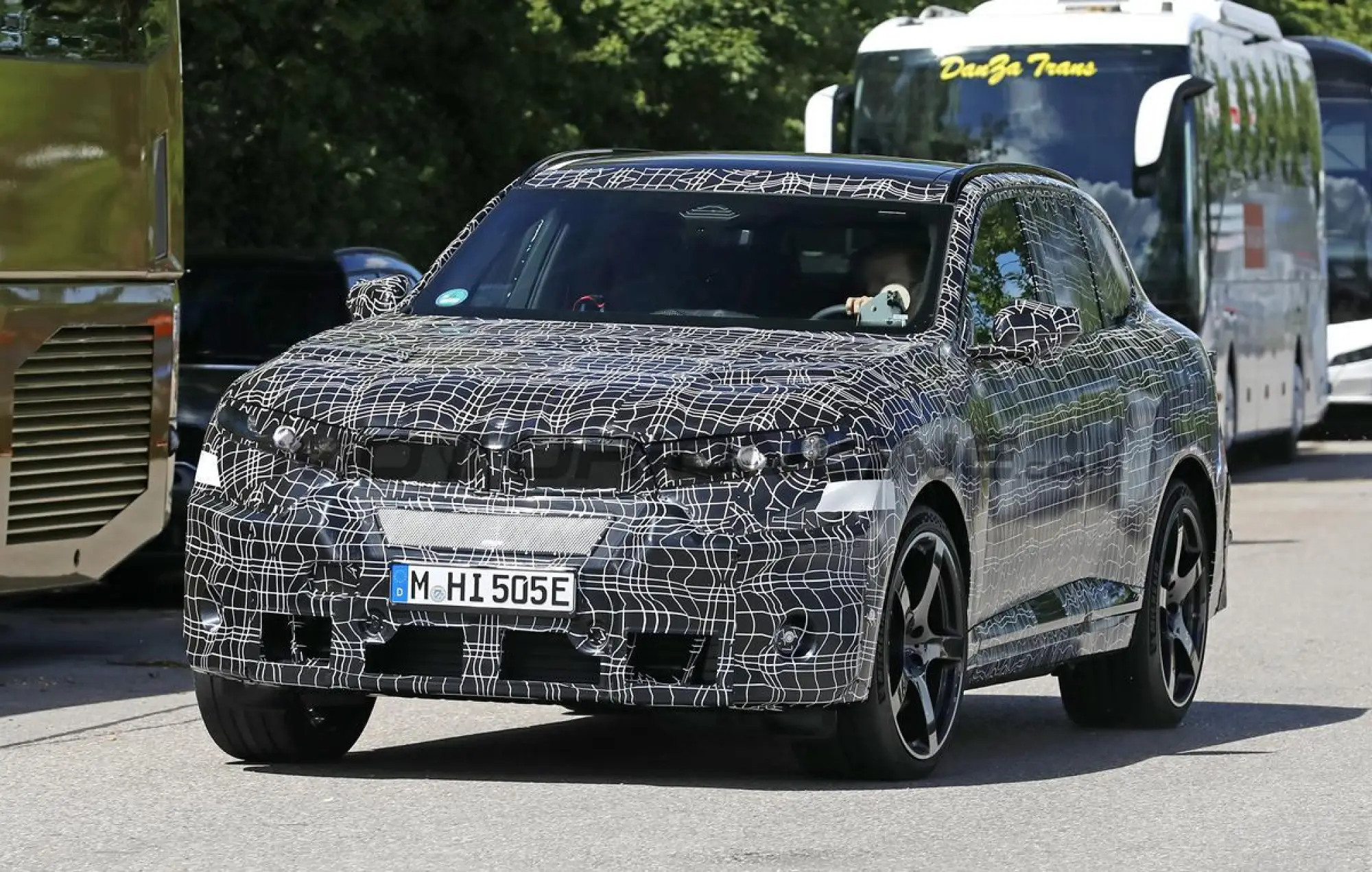 BMW iX5 M - Foto spia 04-06-2026 - 6