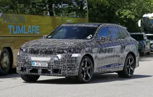 BMW iX5 M - Foto spia 04-06-2026