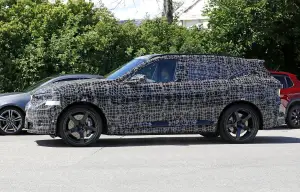 BMW iX5 M - Foto spia 04-06-2026