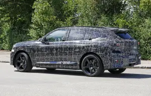 BMW iX5 M - Foto spia 04-06-2026