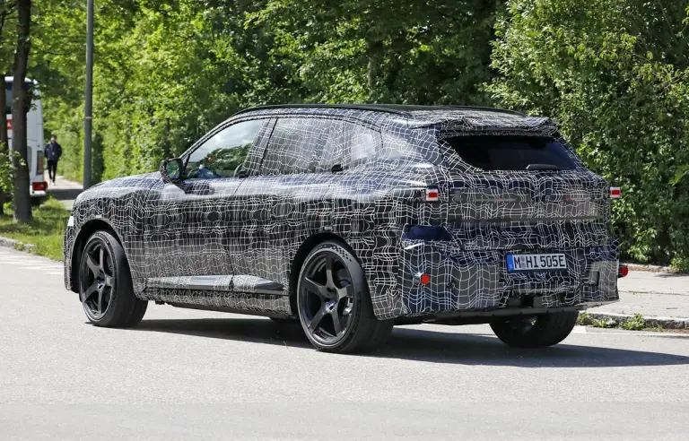 BMW iX5 M - Foto spia 04-06-2026 - 9