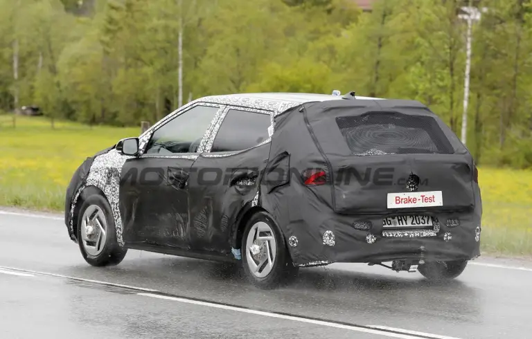 Hyundai i20 2027 - Foto spia 05-06-2026 - 9