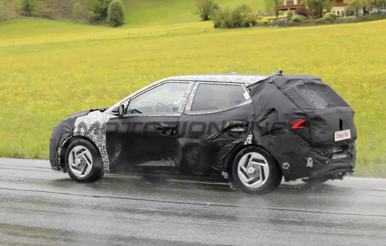 Hyundai i20 2027 - Foto spia 05-06-2026 - 12