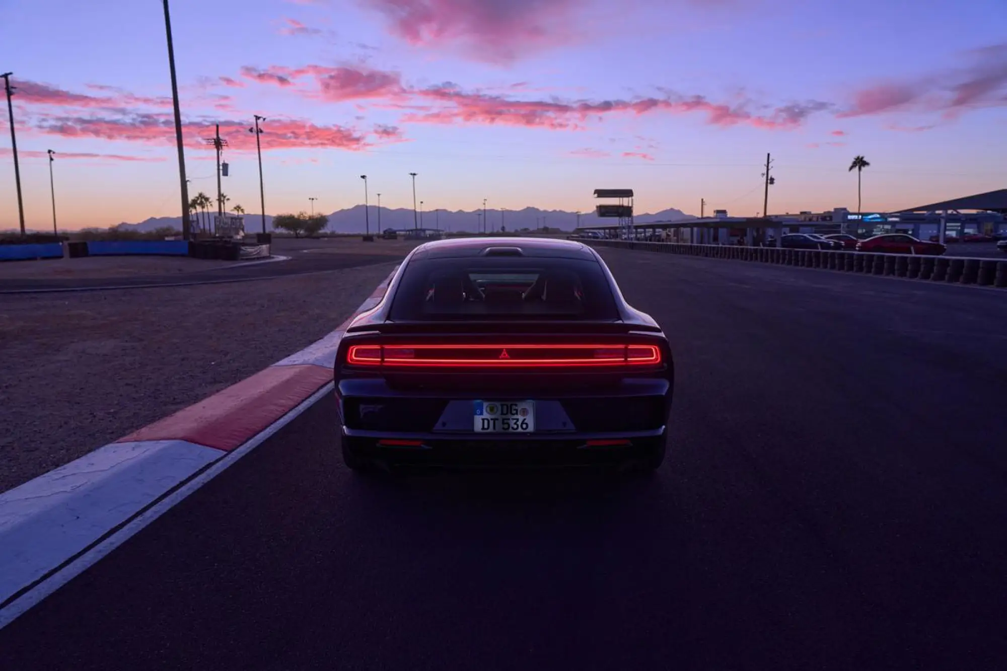 Dodge Charger 2026 - 13