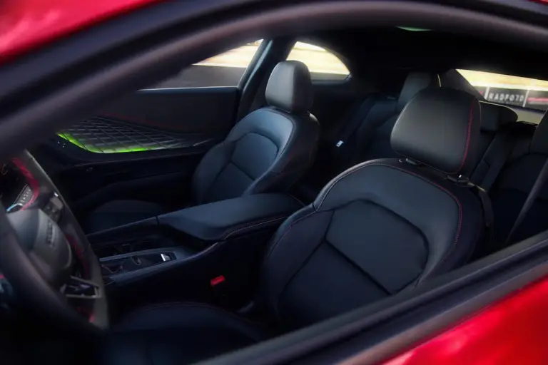 Dodge Charger 2026 - 25