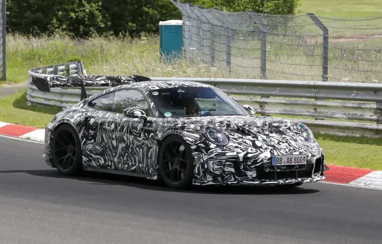 Porsche 911 GT3 RS 2027 - Foto spia 10-06-2026 - 2