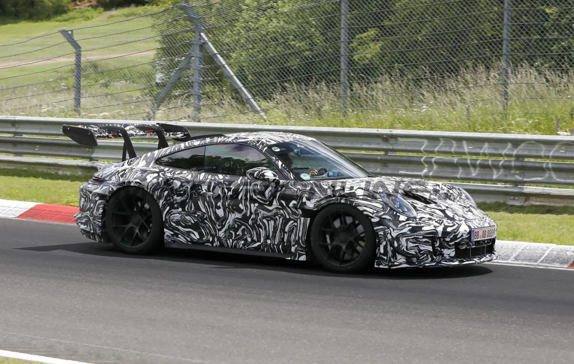 Porsche 911 GT3 RS 2027 - Foto spia 10-06-2026 - 5