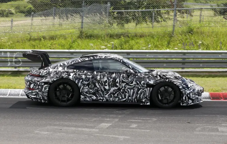 Porsche 911 GT3 RS 2027 - Foto spia 10-06-2026 - 4