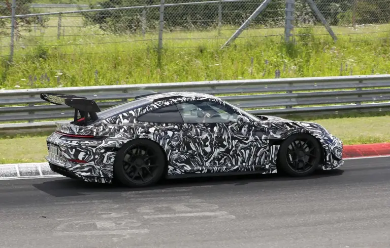 Porsche 911 GT3 RS 2027 - Foto spia 10-06-2026 - 6