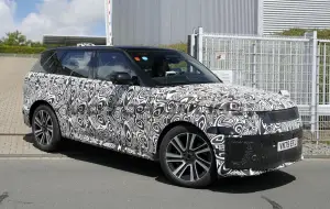 Range Rover Sport 2027 - Foto spia 10-06-2027