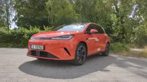 BYD Dolphin G DM-i 2026 - Prova Berlino