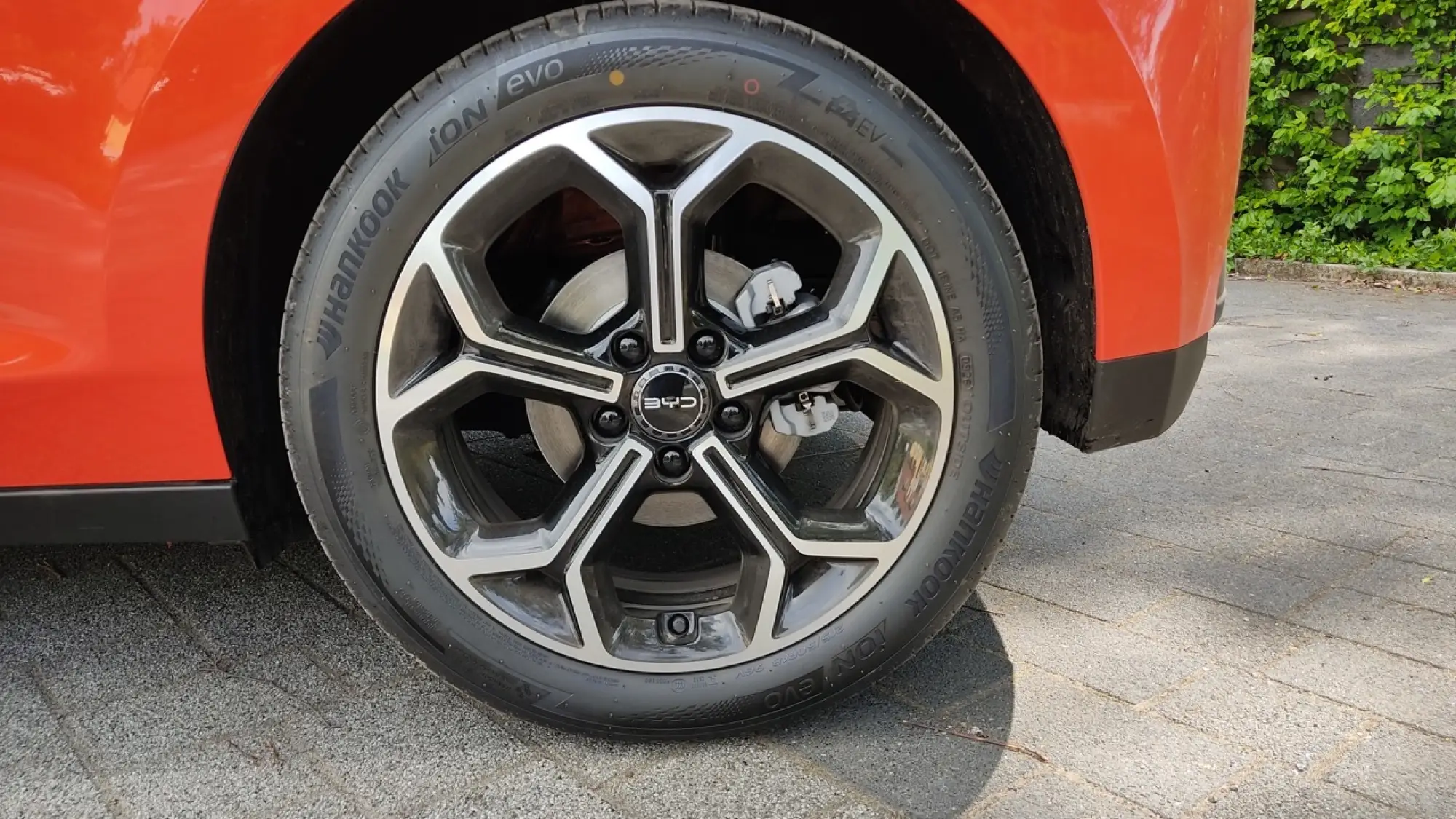 BYD Dolphin G DM-i 2026 - Prova Berlino - 12