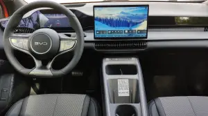 BYD Dolphin G DM-i 2026 - Prova Berlino