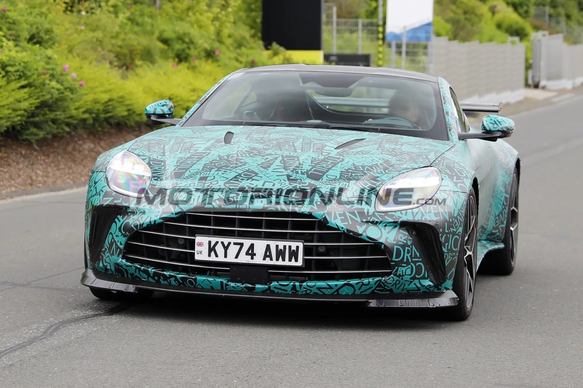 Aston Martin Vantage RS - Foto spia 11-6-2026 - 1