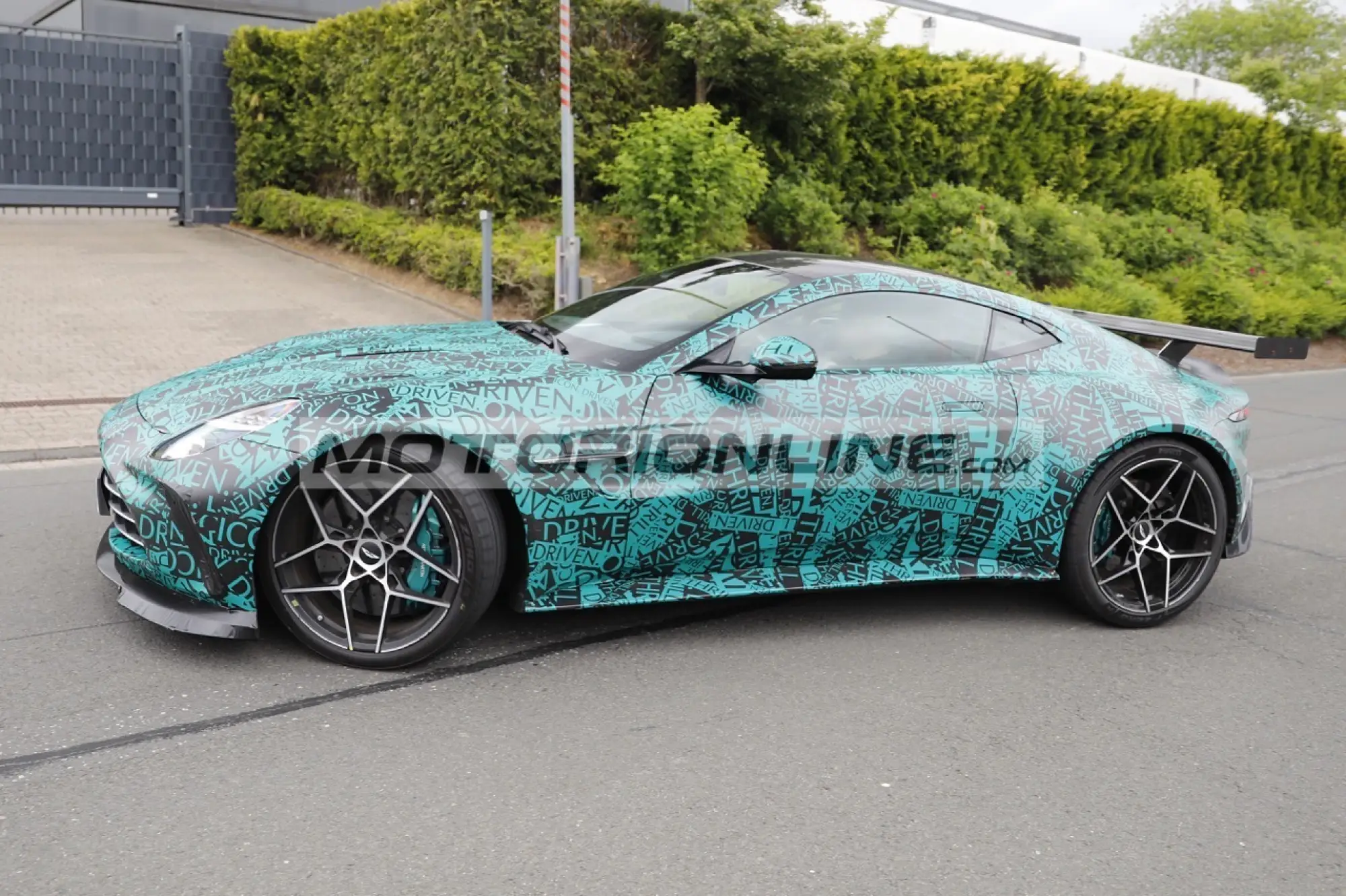 Aston Martin Vantage RS - Foto spia 11-6-2026 - 6