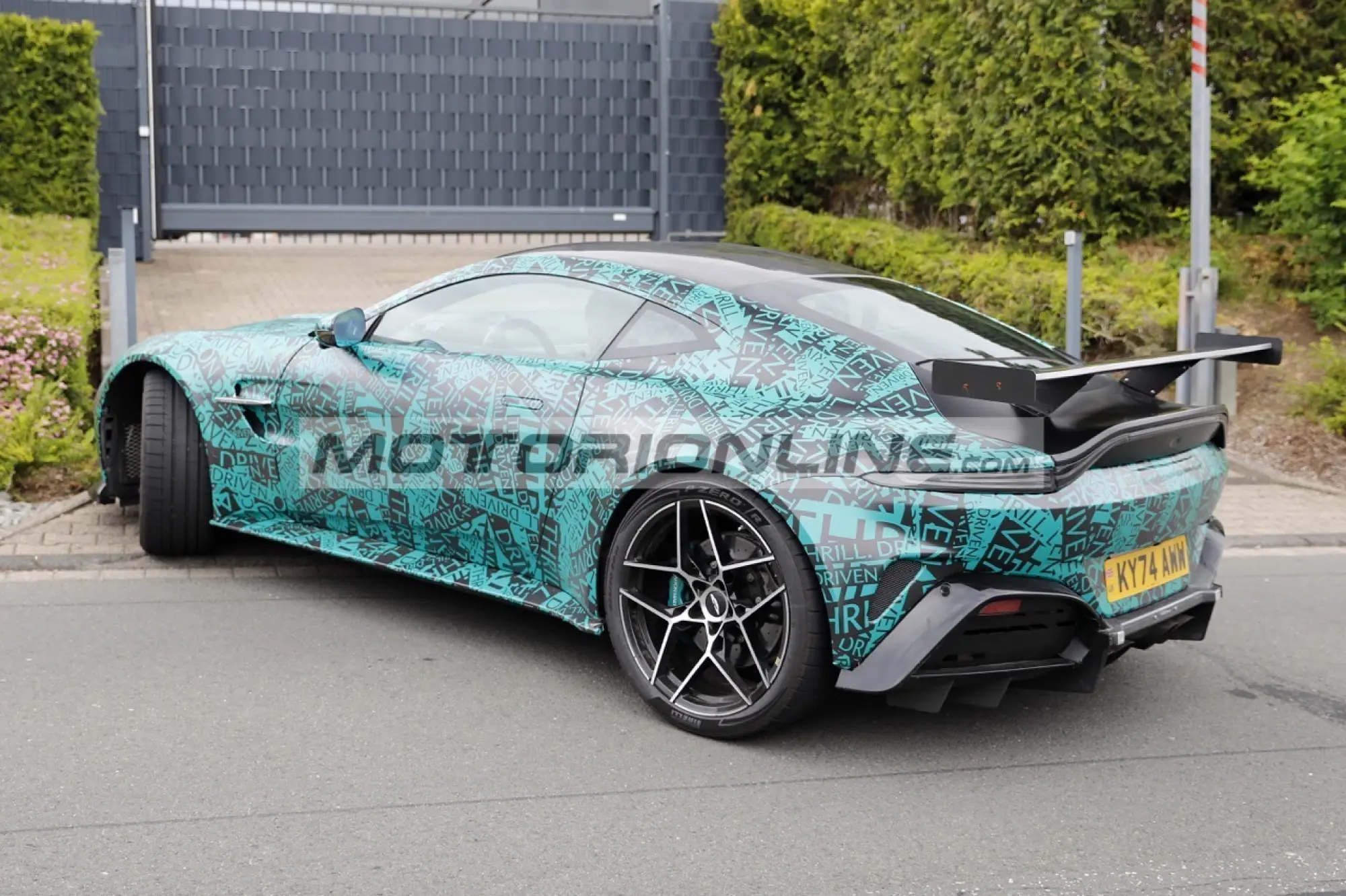 Aston Martin Vantage RS - Foto spia 11-6-2026 - 4
