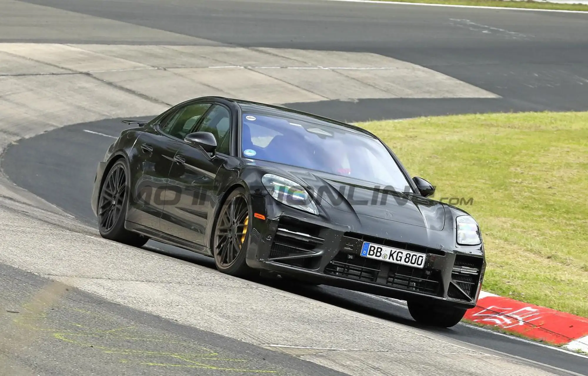 Porsche Panamera 2027 - Foto spia 15-06-2026 - 1
