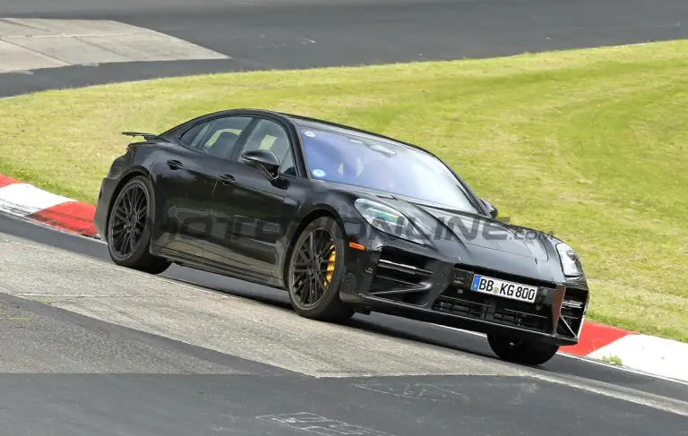 Porsche Panamera 2027 - Foto spia 15-06-2026 - 2