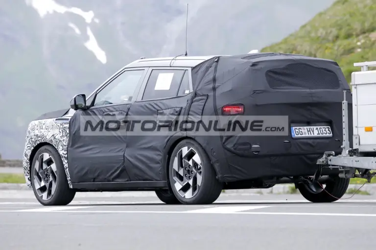 Hyundai Kona - Foto spia 18-6-2026 - 11