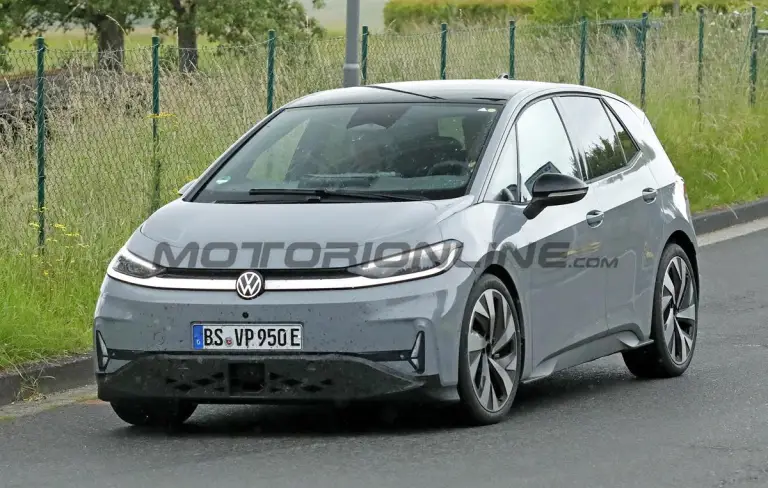 Volkswagen ID3 Neo GTX - Foto spia 18-06-2026 - 3