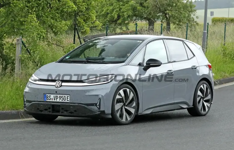 Volkswagen ID3 Neo GTX - Foto spia 18-06-2026 - 4