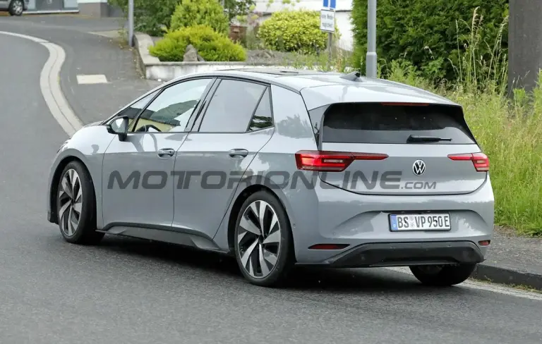 Volkswagen ID3 Neo GTX - Foto spia 18-06-2026 - 6