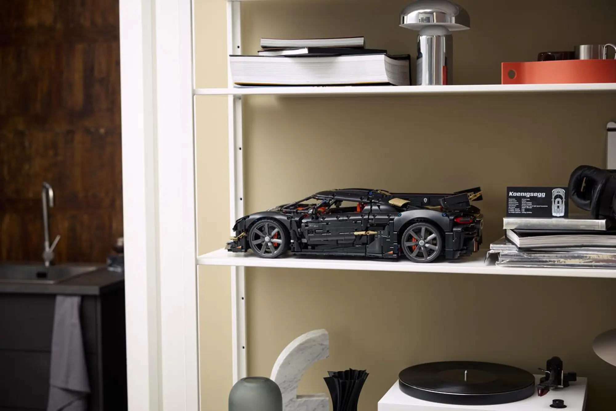 LEGO Technic Hypercar Koenigsegg Sadair Spear - 17