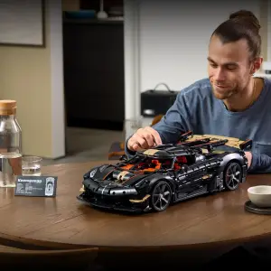 LEGO Technic Hypercar Koenigsegg Sadair Spear - 19
