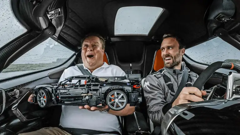 LEGO Technic Hypercar Koenigsegg Sadair Spear - 18