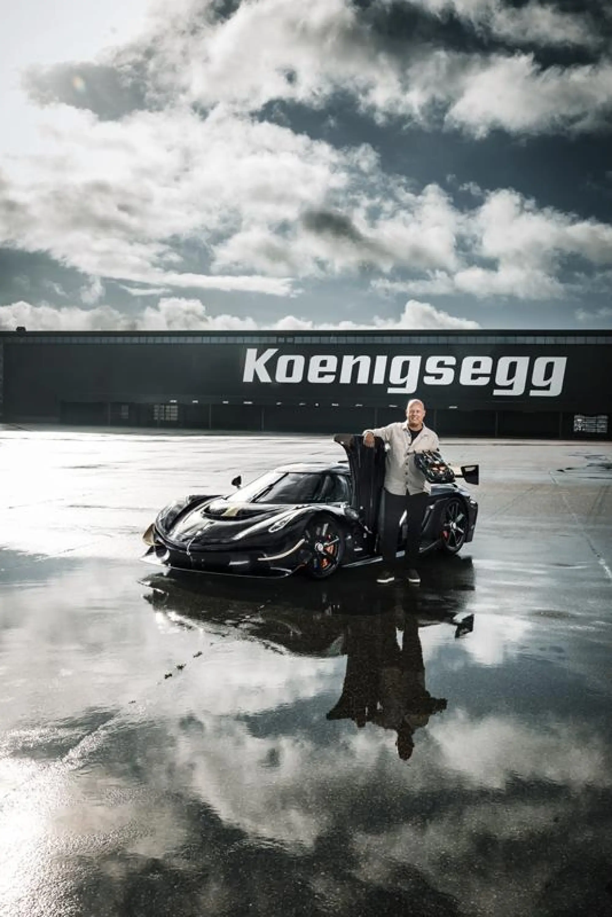 LEGO Technic Hypercar Koenigsegg Sadair Spear - 24