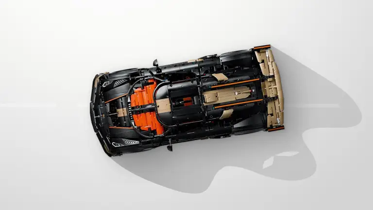 LEGO Technic Hypercar Koenigsegg Sadair Spear - 29