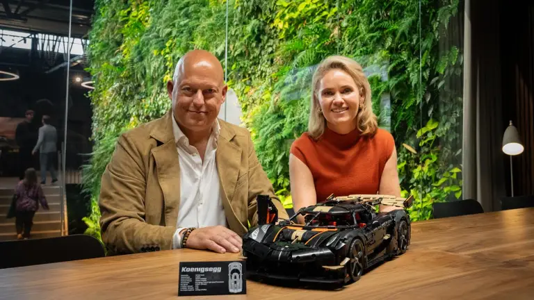 LEGO Technic Hypercar Koenigsegg Sadair Spear - 37