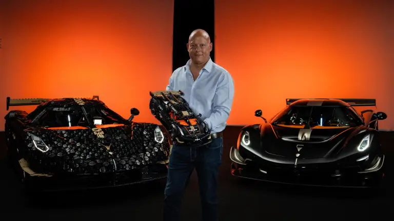 LEGO Technic Hypercar Koenigsegg Sadair Spear - 46