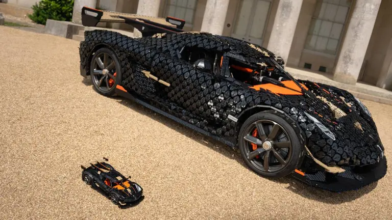 LEGO Technic Hypercar Koenigsegg Sadair Spear - 39