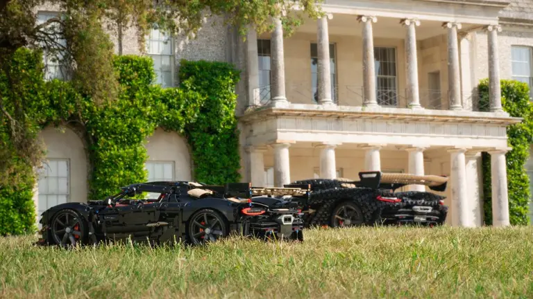 LEGO Technic Hypercar Koenigsegg Sadair Spear - 42