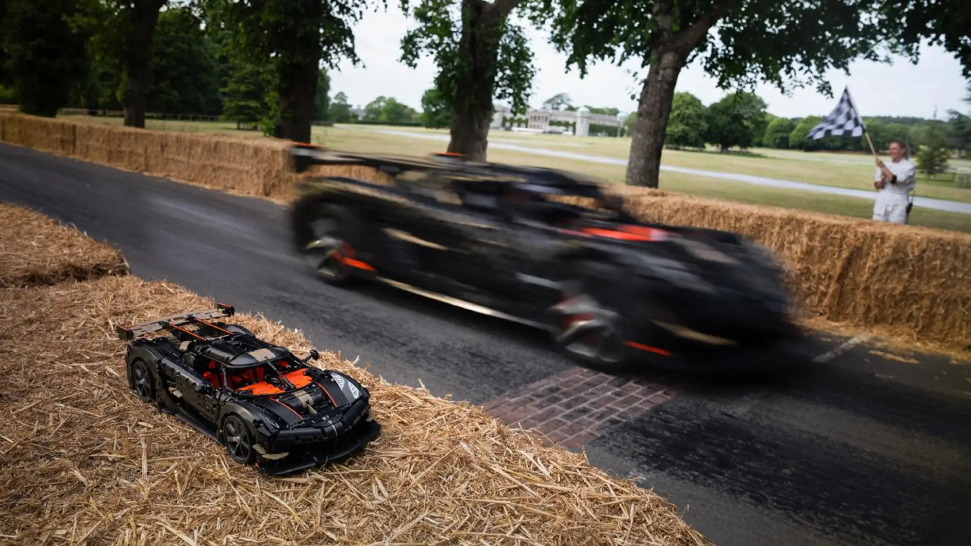 LEGO Technic Hypercar Koenigsegg Sadair Spear - 49