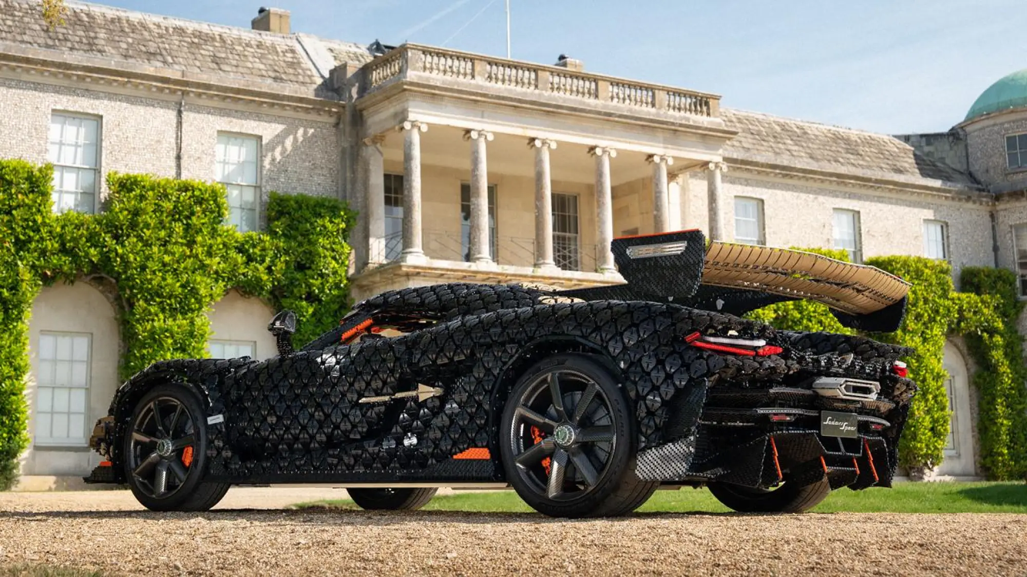 LEGO Technic Hypercar Koenigsegg Sadair Spear - 60