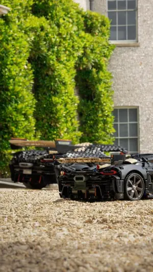 LEGO Technic Hypercar Koenigsegg Sadair Spear - 59