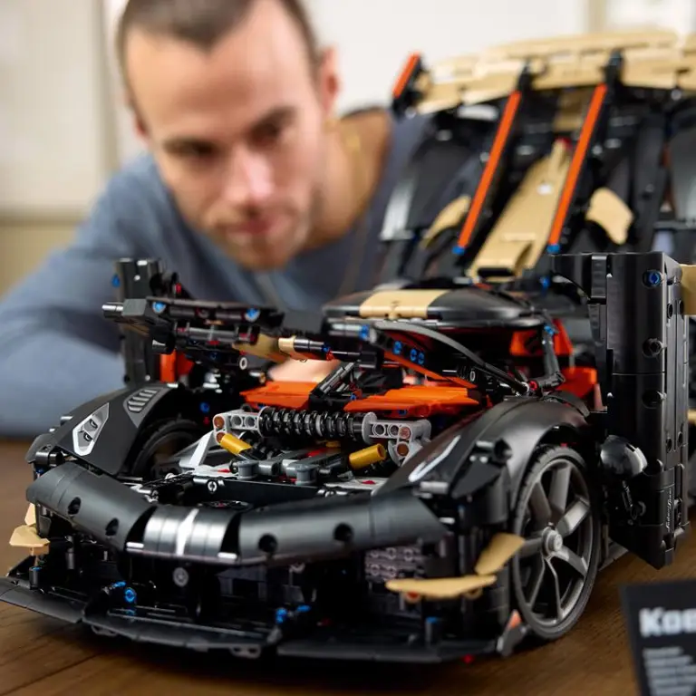 LEGO Technic Hypercar Koenigsegg Sadair Spear - 8