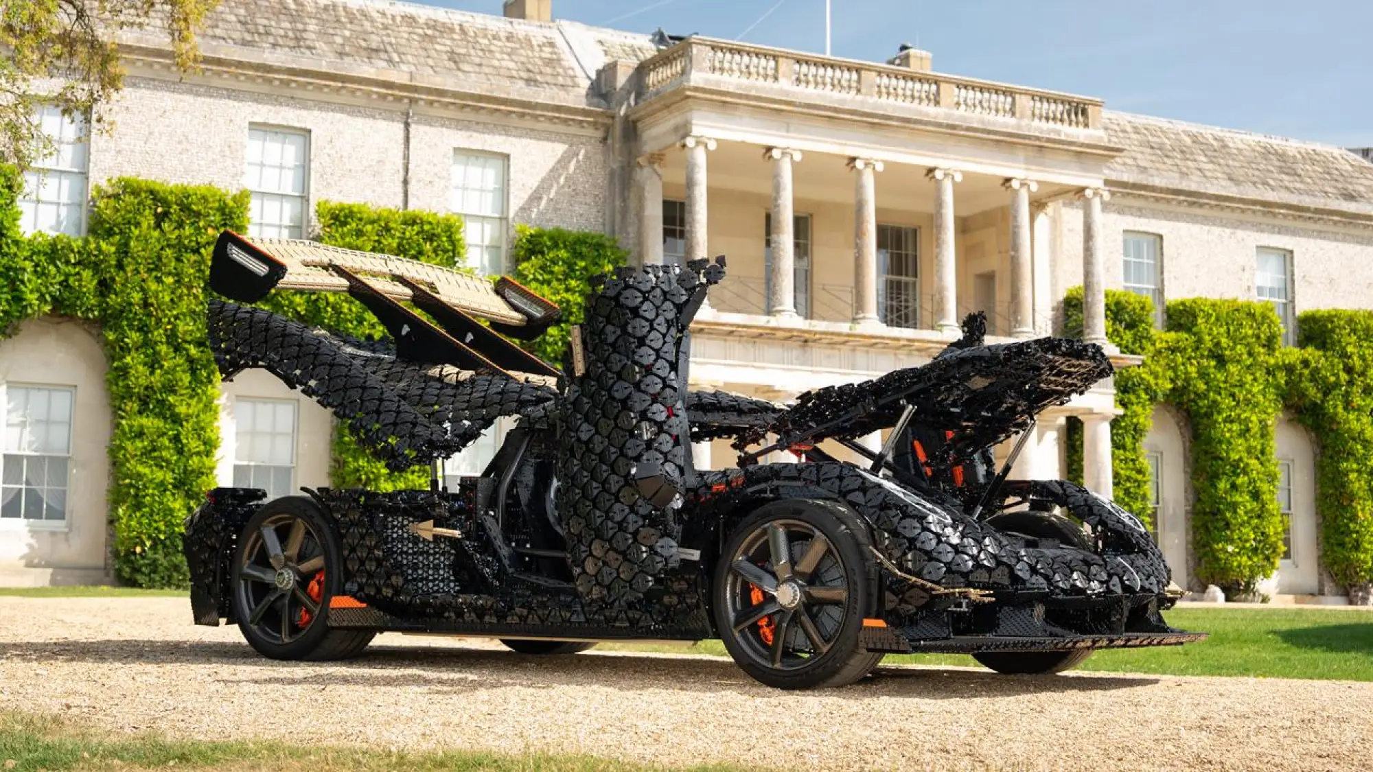 LEGO Technic Hypercar Koenigsegg Sadair Spear - 65