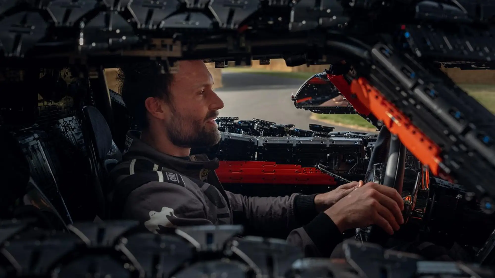 LEGO Technic Hypercar Koenigsegg Sadair Spear - 64