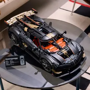LEGO Technic Hypercar Koenigsegg Sadair Spear - 4