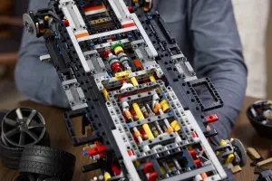 LEGO Technic Hypercar Koenigsegg Sadair Spear - 10
