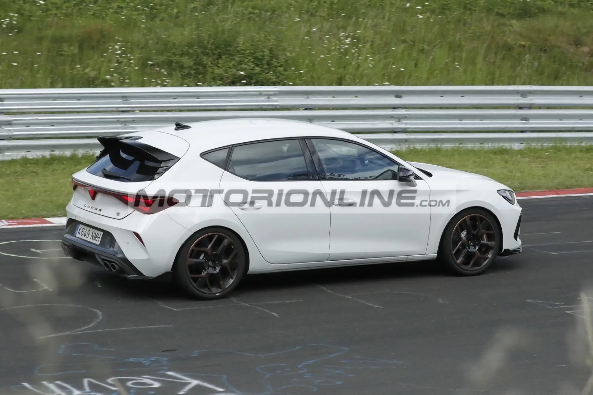 Cupra Leon VZ TCR - Foto spia 25-6-2026 - 4