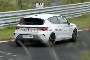 Cupra Leon VZ TCR - Foto spia 25-6-2026
