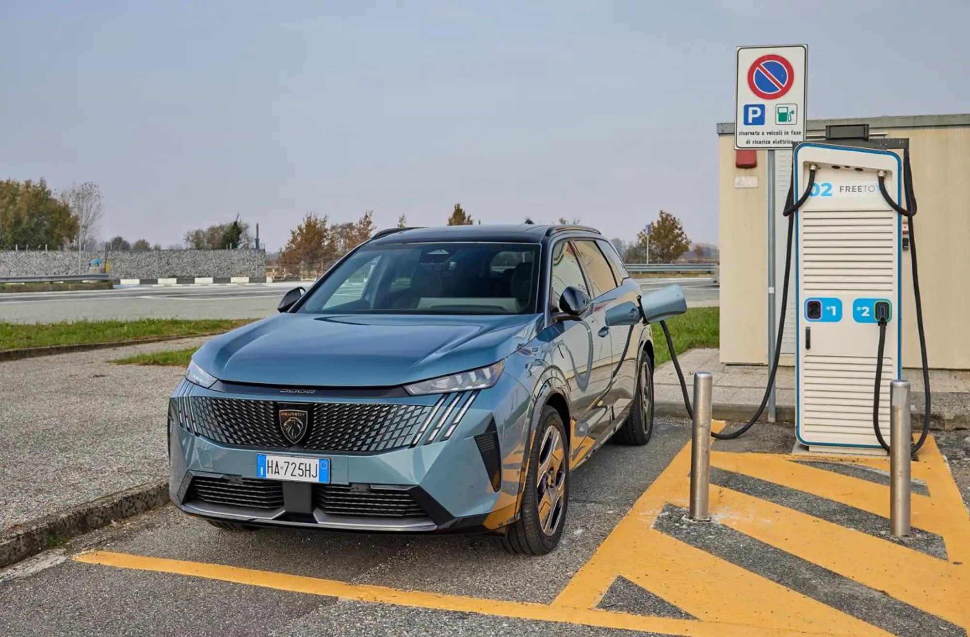 Peugeot E-5008 Long Range - 5