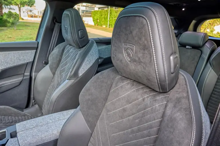 Peugeot E-5008 Long Range - 4